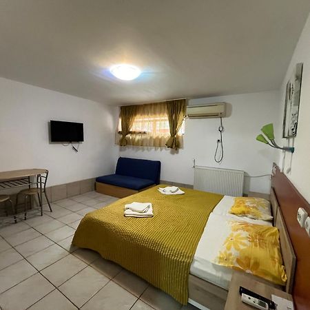 Апартаменти Garsoniere Victor Seaview Aer Conditionat Primim Carduri Vacanta 150 M De Plaja Reyna Beach Констанца Екстер'єр фото